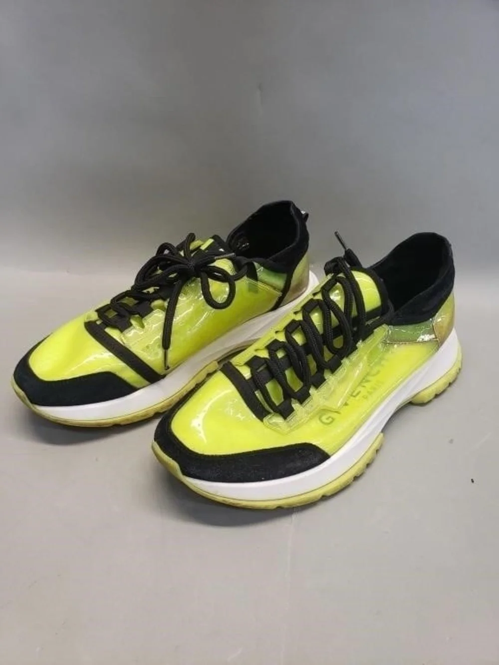 Givenchy Spectre Runner in fluorescent yellow, size 9